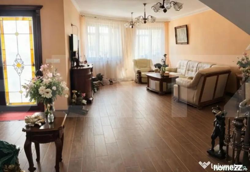 Casă cu 7 camere cu Teren 765 Mp în Ultracentral