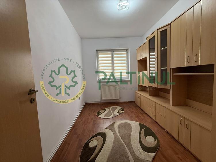 Apartament cu 3 camere semidecomandat, mobilat în Hipodrom 3