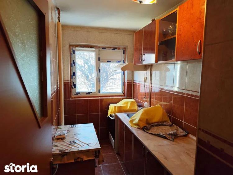 Apartament cu 2 camere semidecomandat, mobilat în Giurgiului