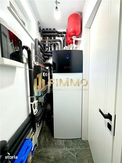 Casă cu 8 camere cu Teren 890 Mp în Central