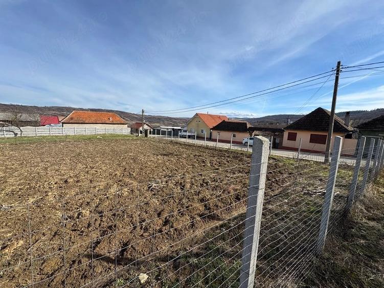 Teren de 3080 mp, în Copăcel