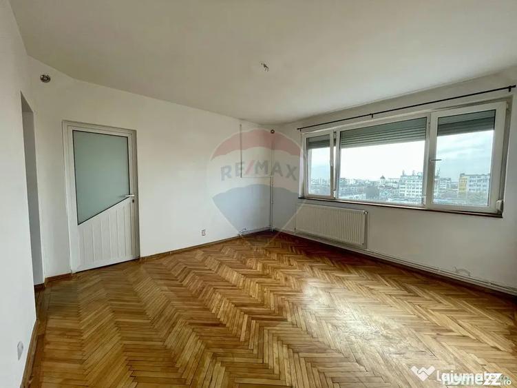 Apartament cu 3 camere semidecomandat în Nord