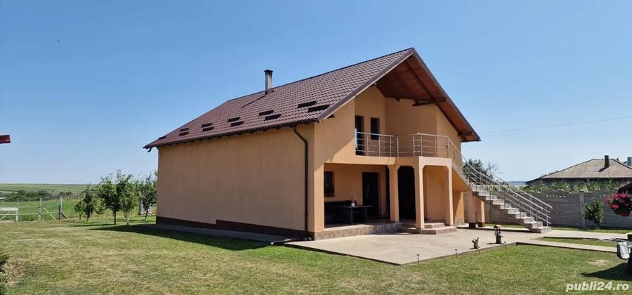 Casă cu Teren 3900 Mp în Ruginoasa