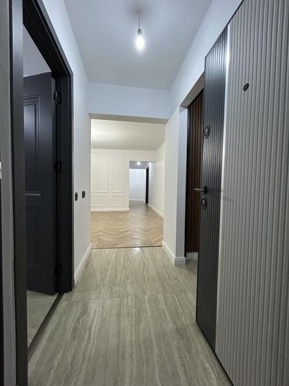 Apartament cu 3 camere semidecomandat în Cotroceni