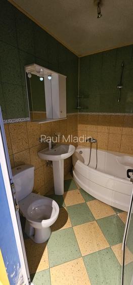 Vand apartament centru