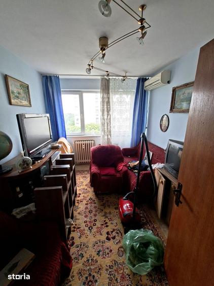 Apartament cu 3 camere semidecomandat în Titan — fotografia 3