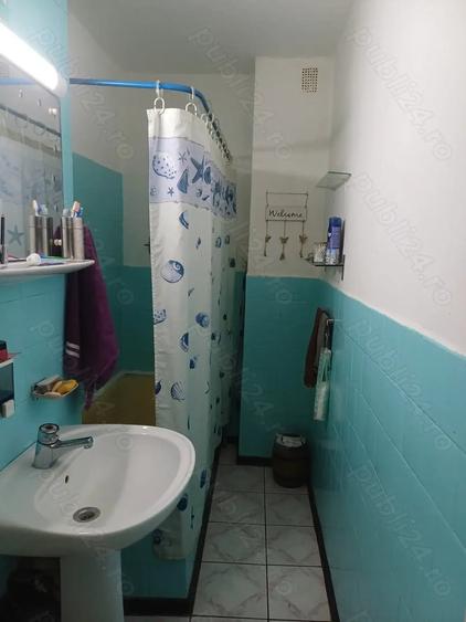 Apartament cu 4 camere decomandat în Vitrometan