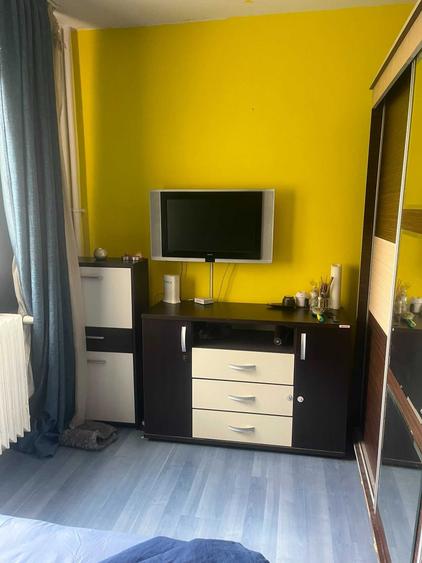 Apartament cu 2 camere semidecomandat în Berceni