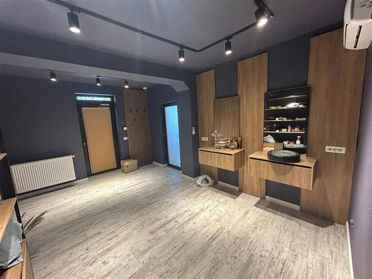 Spațiu comercial, de 170 mp, în Central