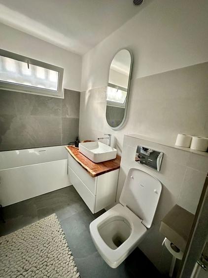 Apartament cu 3 camere semidecomandat, mobilat în Gorjului