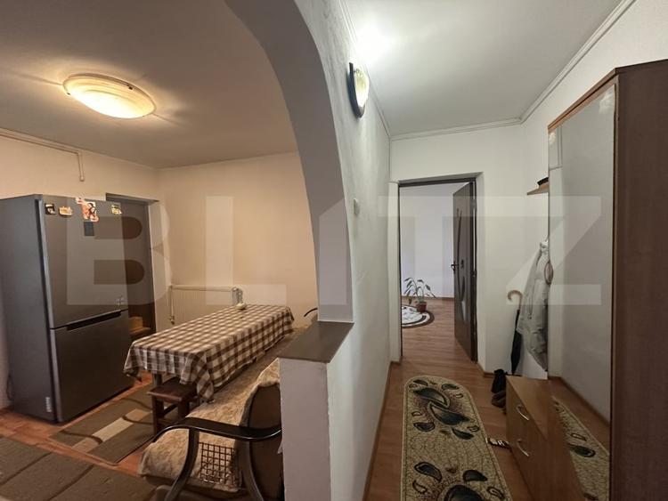 Apartament cu 2 camere semidecomandat, mobilat în Debarcader