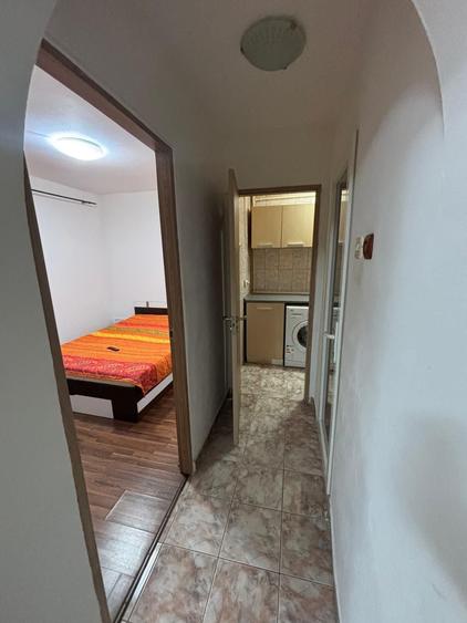 Apartament cu 2 camere semidecomandat în Gorjului