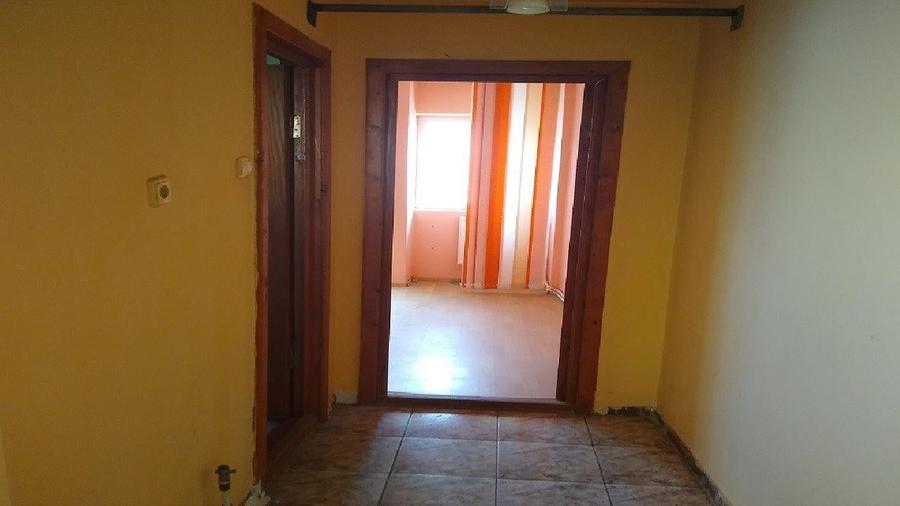 Apartament cu 3 camere decomandat în Micro 3