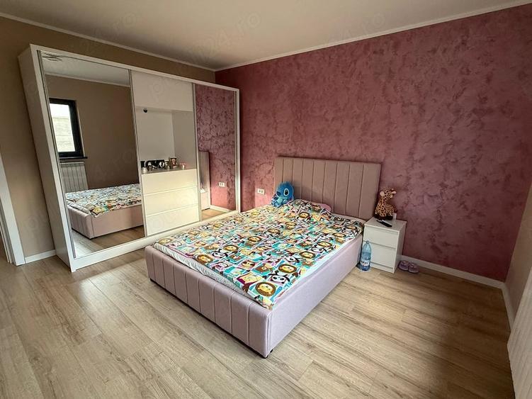 Casă cu 5 camere cu Teren 300 Mp în Valu lui Traian