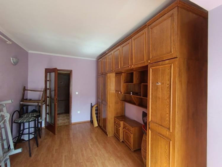 Apartament cu 3 camere decomandat, mobilat în Republicii