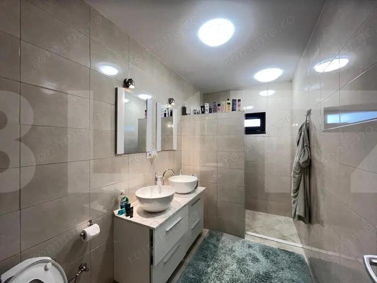 Casă cu 4 camere cu Teren 1400 Mp în Central