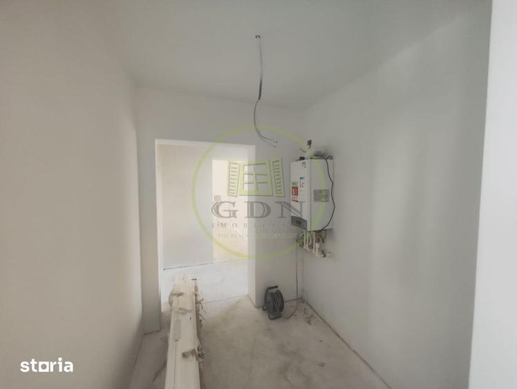 Casă cu 4 camere cu Teren 350 Mp în Podari