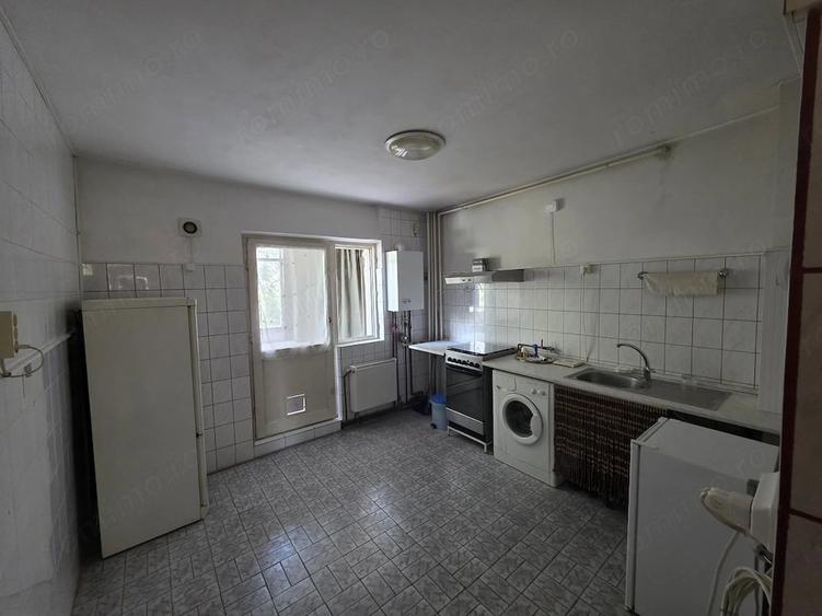Apartament cu 4 camere decomandat în Militari