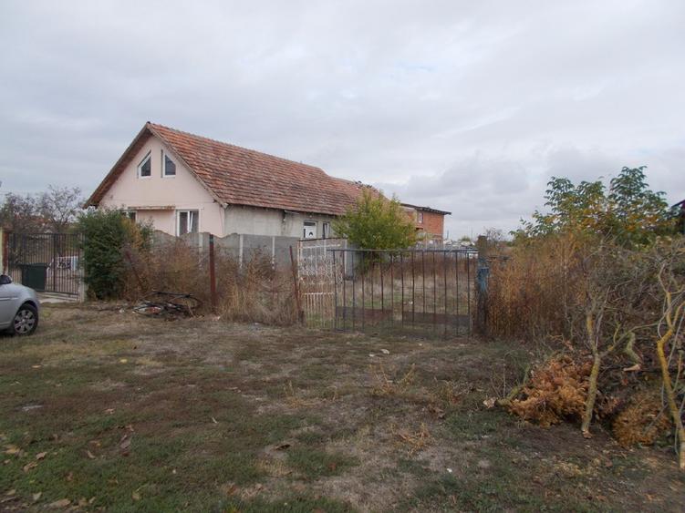Teren Construcții intravilan de 974 mp, în Parța