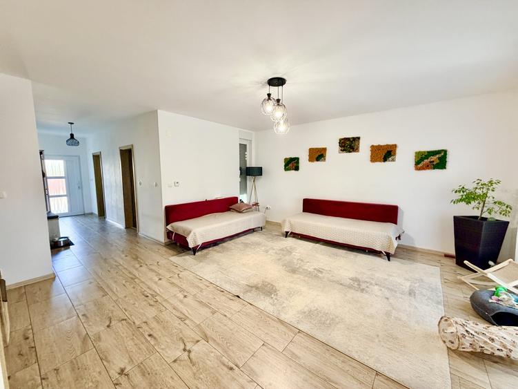 Duplex cu 4 camere cu Teren 302 Mp în Chișoda