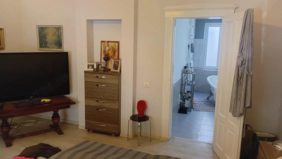 Casă cu 6 camere cu Teren 508 Mp în Bujac