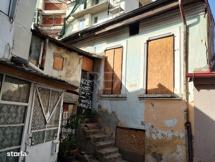 Apartament cu 8 camere decomandat, mobilat în Moșilor