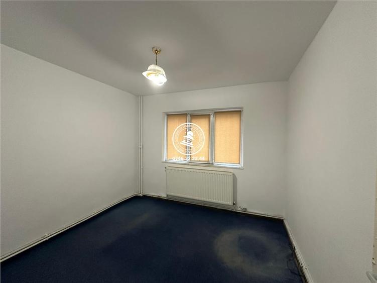 Apartament cu 4 camere decomandat în Alexandru cel Bun