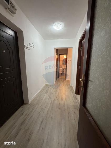 Apartament cu 3 camere decomandat în Bordei