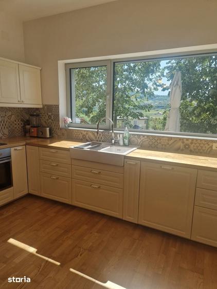 Casă cu 5 camere cu Teren 1701 Mp în Borhanci
