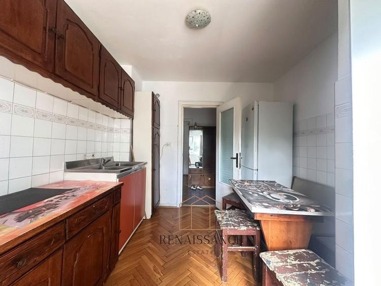Apartament cu 3 camere decomandat, mobilat în Girocului