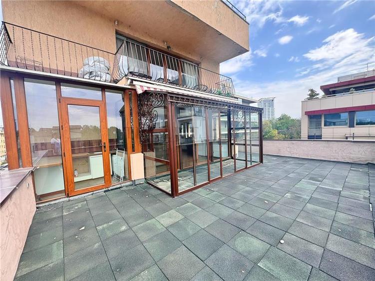Apartament cu 3 camere decomandat în Floreasca