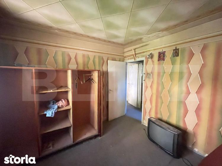 Apartament cu 2 camere semidecomandat în Craiovița Nouă