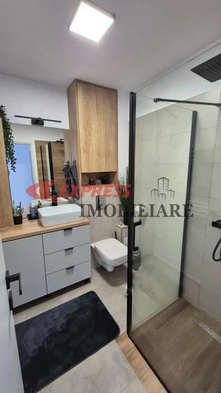 Apartament cu 3 camere semidecomandat în Dristor