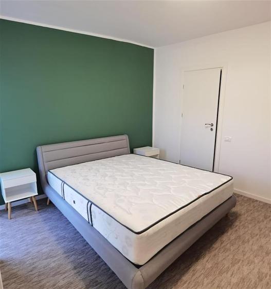 Apartament cu 3 camere decomandat, mobilat în Orașul Vechi