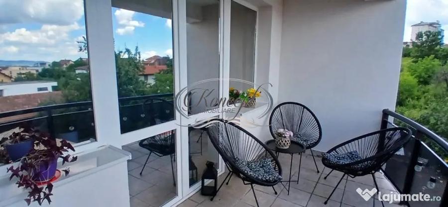 Apartament cu 3 camere semidecomandat în Andrei Mureșanu