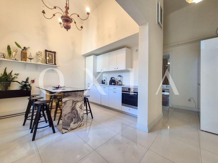 Apartament cu 2 camere semidecomandat, mobilat în Semicentral