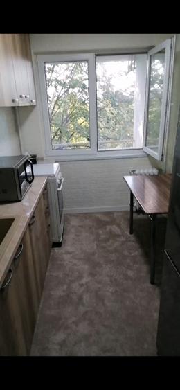 Apartament cu 2 camere semidecomandat în Tei