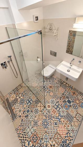 Apartament cu 3 camere semidecomandat, mobilat în Zorilor