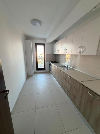 Apartament cu 4 camere decomandat în Sisești