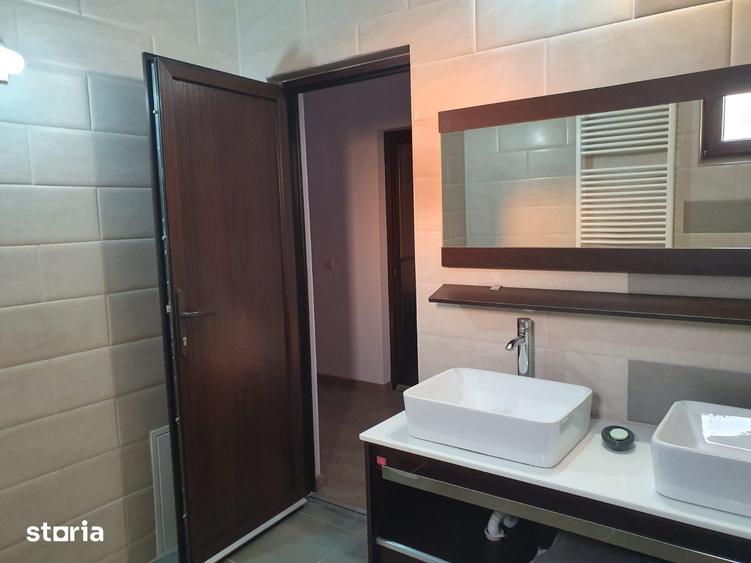 Casă cu 5 camere cu Teren 670 Mp în Mihai Eminescu
