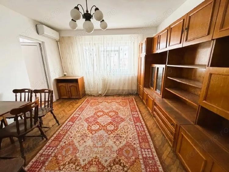 Apartament cu 3 camere decomandat în Nicolae Titulescu