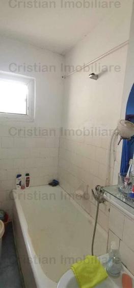 Apartament cu 3 camere semidecomandat în Gării