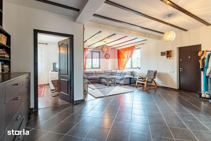 Casă cu 6 camere cu Teren 1600 Mp în Uliești