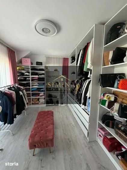 Casă cu 4 camere cu Teren 250 Mp în Livezeni