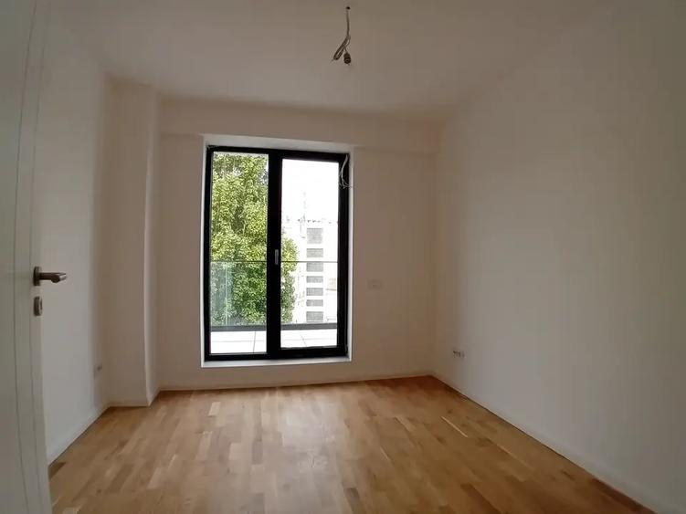 Apartament cu 4 camere decomandat în Unirii