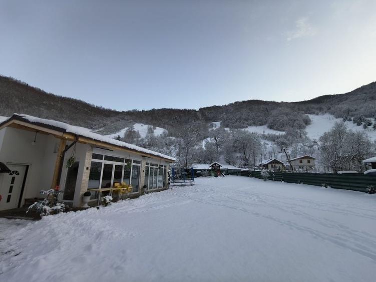 Casă cu 3 camere în Mărișel