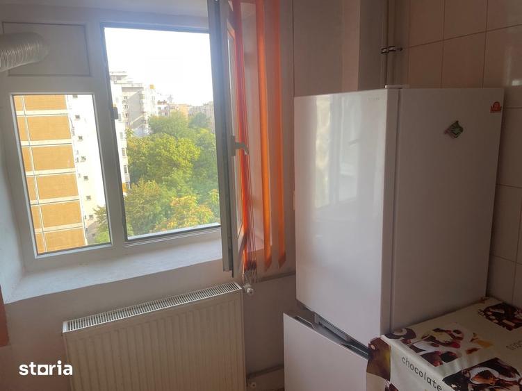 Apartament cu 3 camere decomandat, mobilat în Rahova