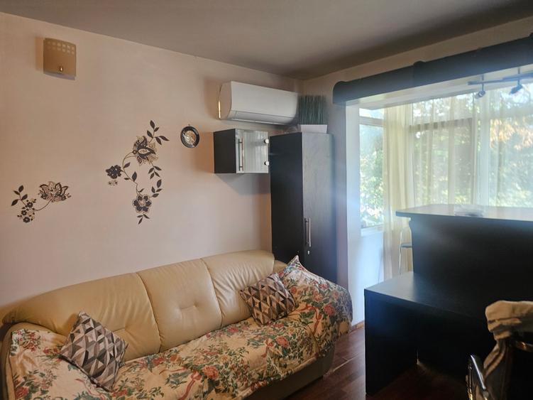 Apartament 3 camere  Podul Ros -Rond - 1