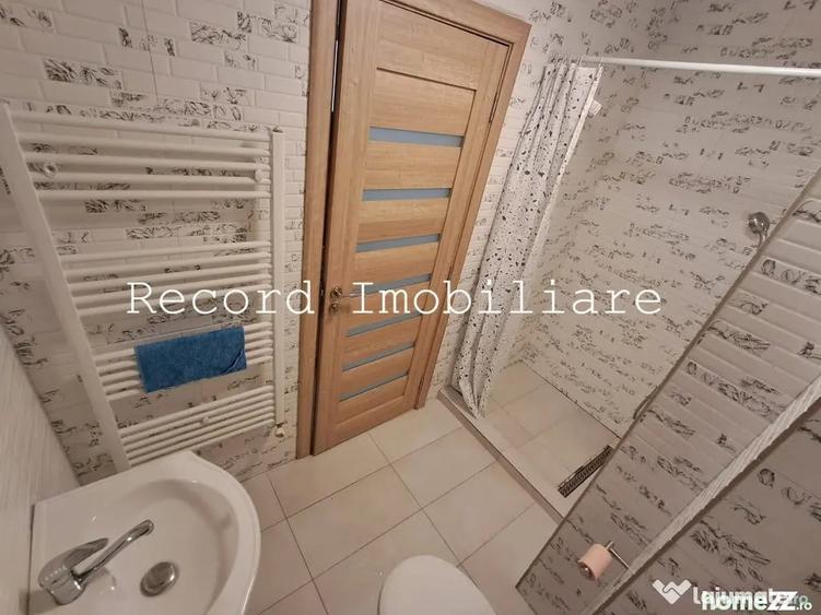 Apartament cu 3 camere semidecomandat în Mărăști