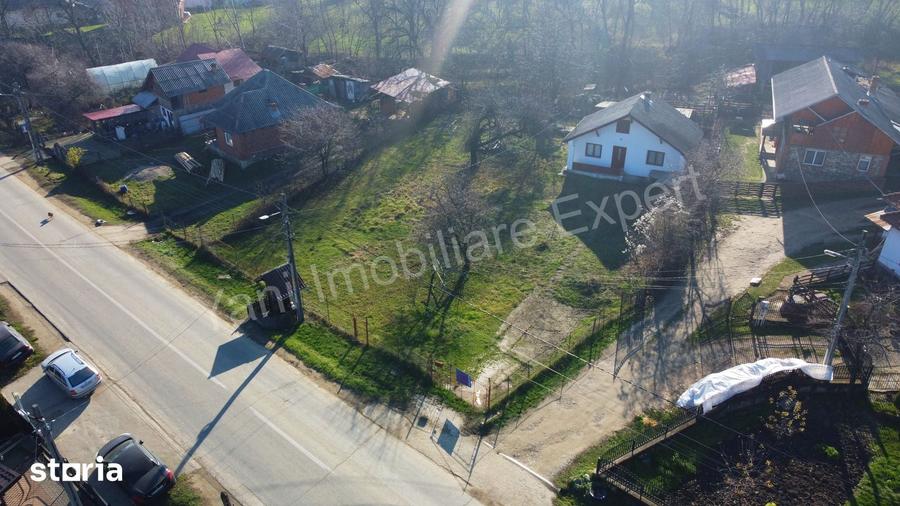 Casă cu 2 camere cu Teren 1589 Mp în Domnești